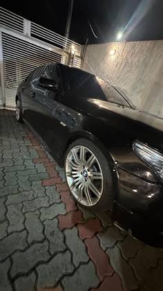 BMW 550i 4.8 SPORT SEDAN V8 32V GASOLINA 4P AUTOMÁTICO